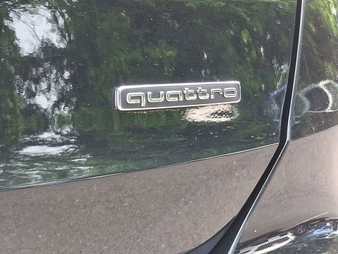 Used 2024 Audi Q3 2.0T Premium image 32