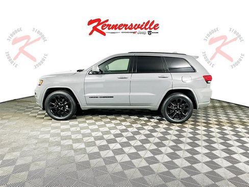 Used 2019 Jeep Grand Cherokee Altitude image 4