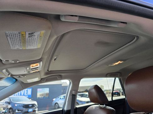 Used 2017 Subaru Outback 3.6R Touring image 24