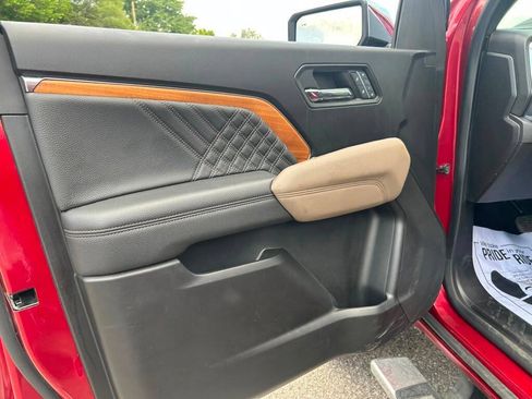 Used 2024 GMC Canyon Denali AWD/4WD image 19