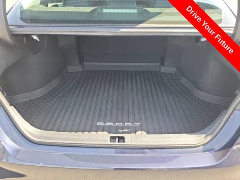 Used 2021 Toyota Camry LE FWD image 27