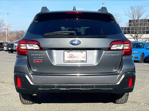 Used 2018 Subaru Outback 2.5i Limited image 4