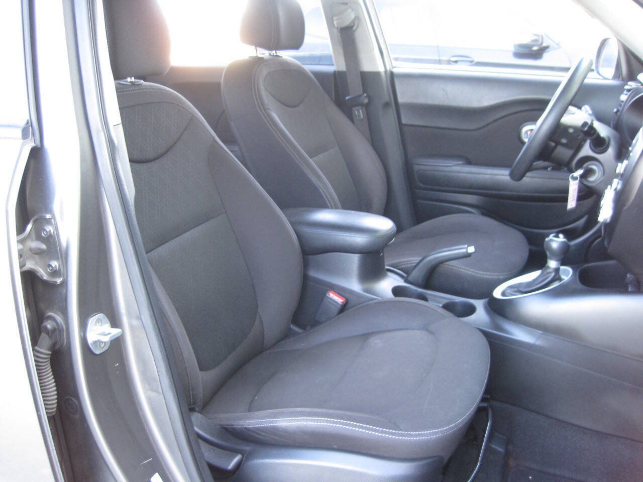 Used 2019 Kia Soul FWD image 22