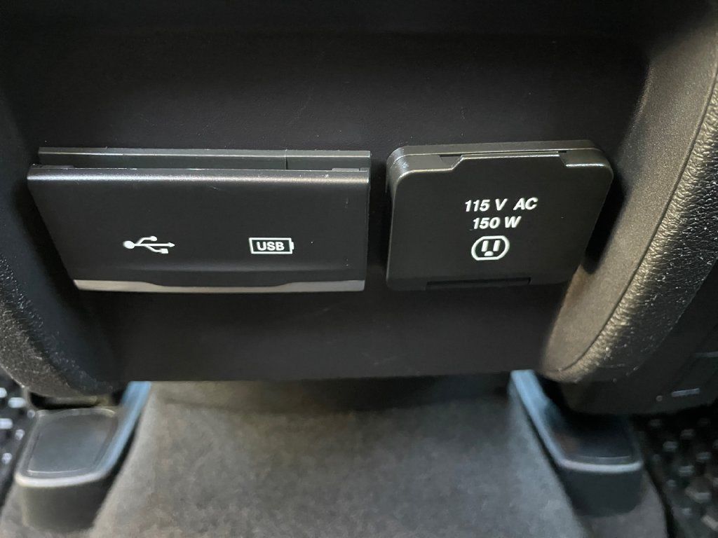 Certified 2020 Jeep Cherokee Latitude Plus w/ Comfort/Convenience Group AWD/4WD image 33