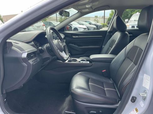 Used 2025 Nissan Altima 2.5 SR AWD/4WD image 14