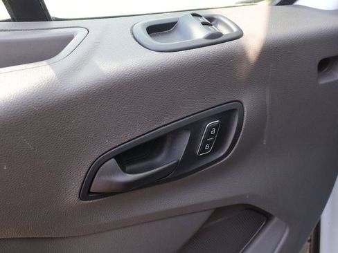 Used 2024 Ford Transit 350 XLT image 11