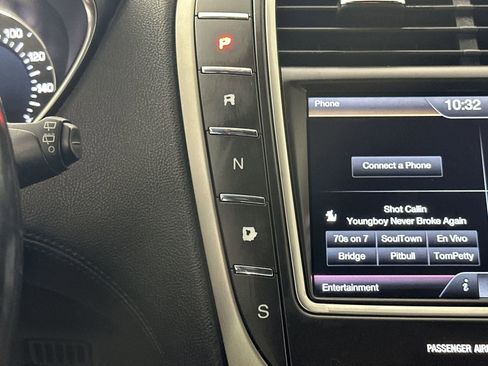 Used 2016 Lincoln MKX Reserve w/ Technology Package image 24