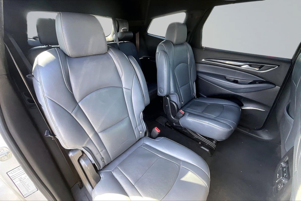 Used 2022 Buick Enclave Premium FWD image 27
