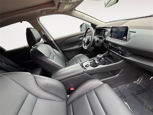 Used 2023 Nissan Rogue SV w/ SV Premium B Package image 14