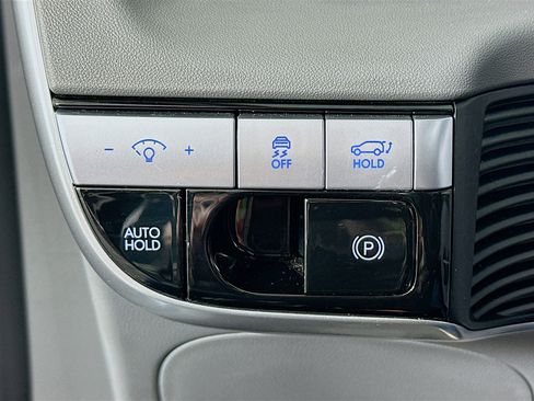 Used 2024 Hyundai Ioniq 5 SEL image 17