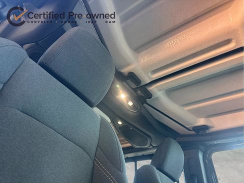 Used 2025 Jeep Wrangler Unlimited Sahara w/ Safety Group AWD/4WD image 18