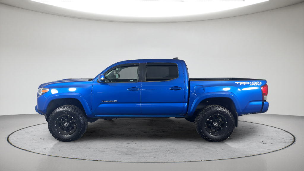 Used 2016 Toyota Tacoma TRD Sport w/ Towing Package AWD/4WD image 8