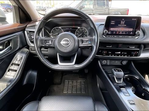 Certified 2023 Nissan Rogue SV w/ SV Premium B Package FWD image 4