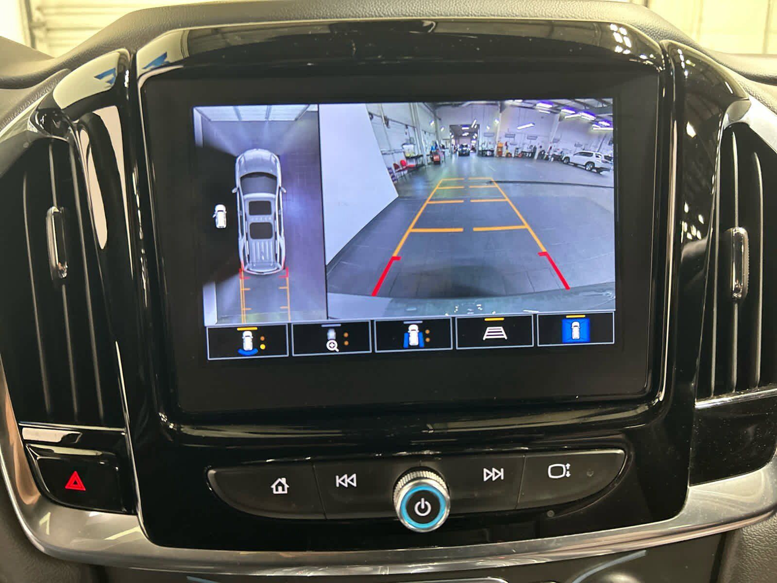 Used 2023 Chevrolet Traverse RS AWD/4WD image 5