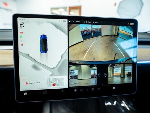 Used 2023 Tesla Model 3 Standard Range image 39