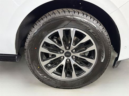 Used 2025 Ford Expedition Platinum AWD/4WD image 37