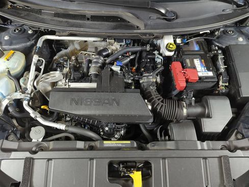 Used 2024 Nissan Rogue S FWD image 17