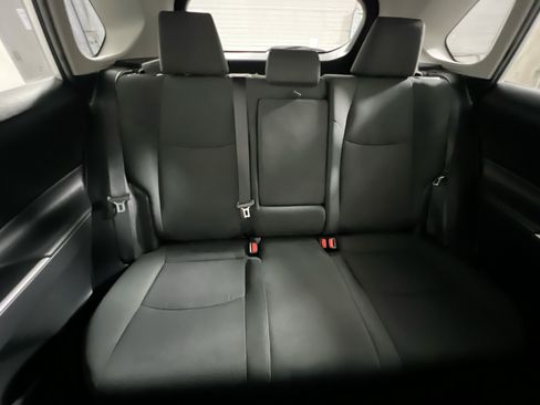 Used 2021 Toyota RAV4 LE FWD image 31