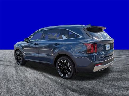 Used 2025 Kia Sorento SX FWD image 6