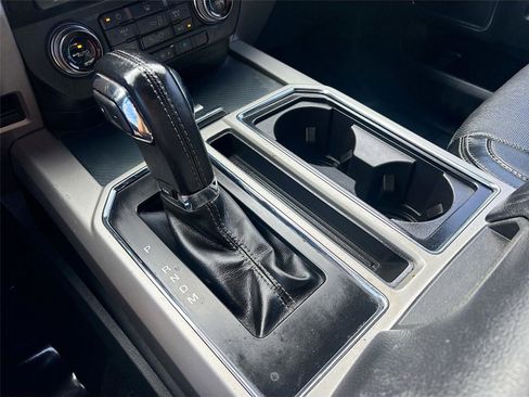 Used 2018 Ford F150 Lariat image 18