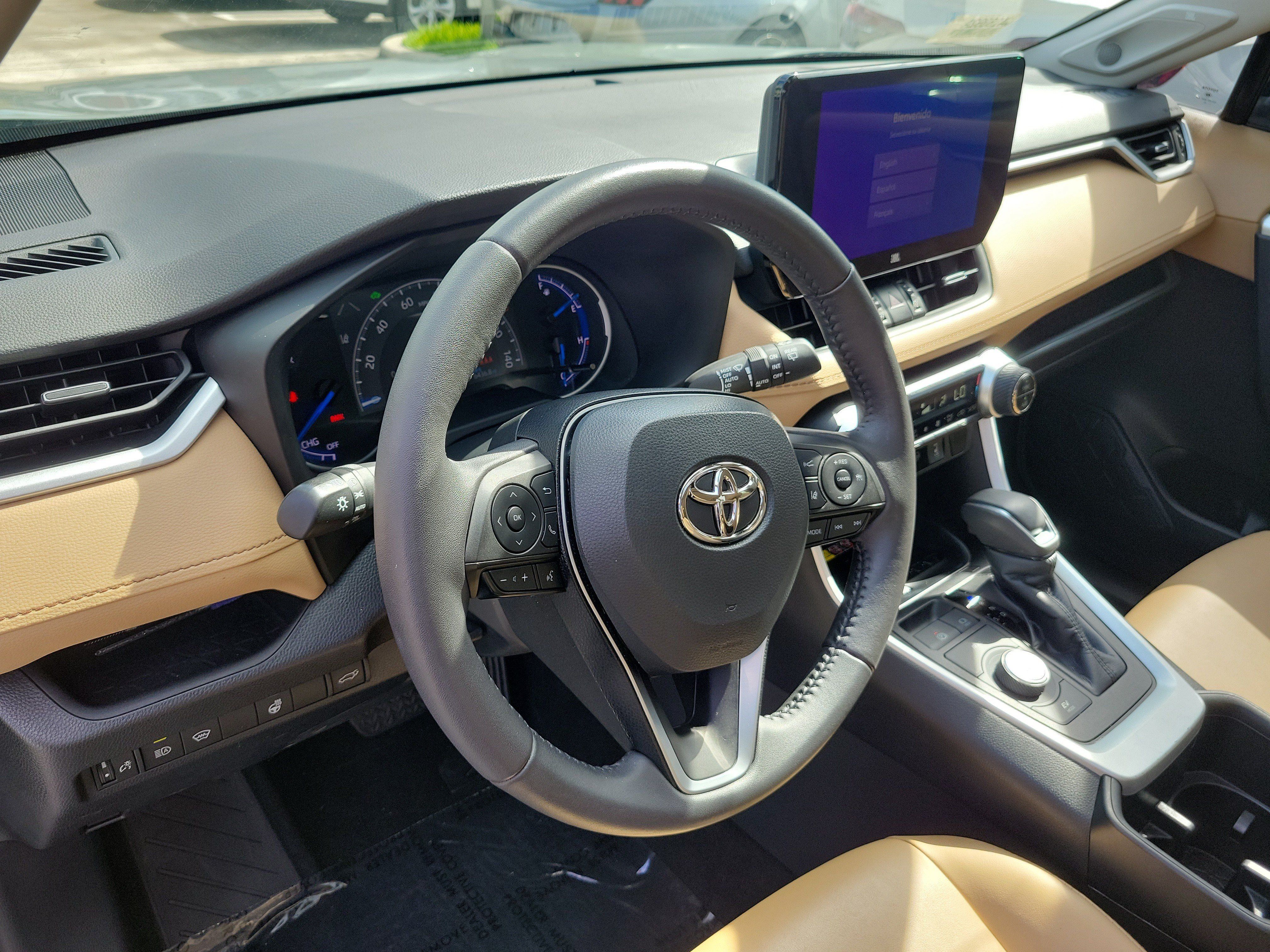 Used 2023 Toyota RAV4 XLE Premium AWD/4WD image 25