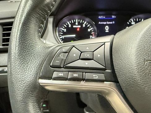 Used 2018 Nissan Rogue SL FWD image 21