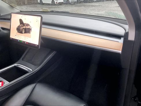 Used 2023 Tesla Model Y Long Range image 13