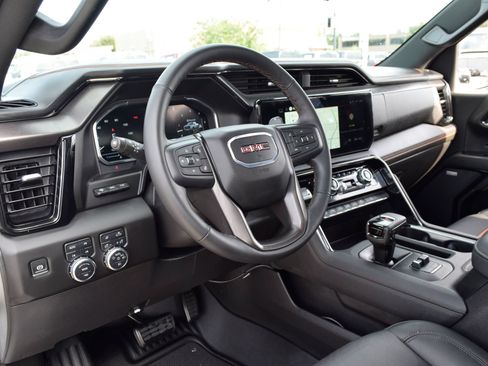 Used 2025 GMC Sierra 1500 AT4 w/ AT4 Premium Package AWD/4WD image 15