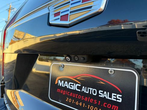 Used 2023 Cadillac Escalade ESV Premium Luxury image 63