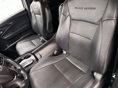 Certified 2022 Honda Pilot Black Edition image 10