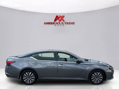 Used 2024 Nissan Altima 2.5 SV FWD image 7