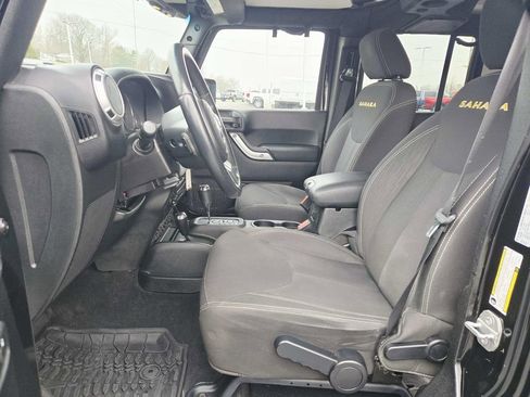 Used 2015 Jeep Wrangler Unlimited Sahara image 11