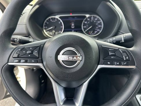 Used 2025 Nissan Sentra SV FWD image 22