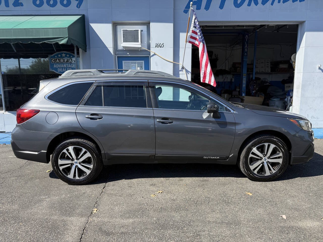 Used 2018 Subaru Outback 2.5i Limited AWD/4WD image 4