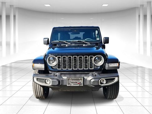 Used 2025 Jeep Wrangler Unlimited Sahara image 8