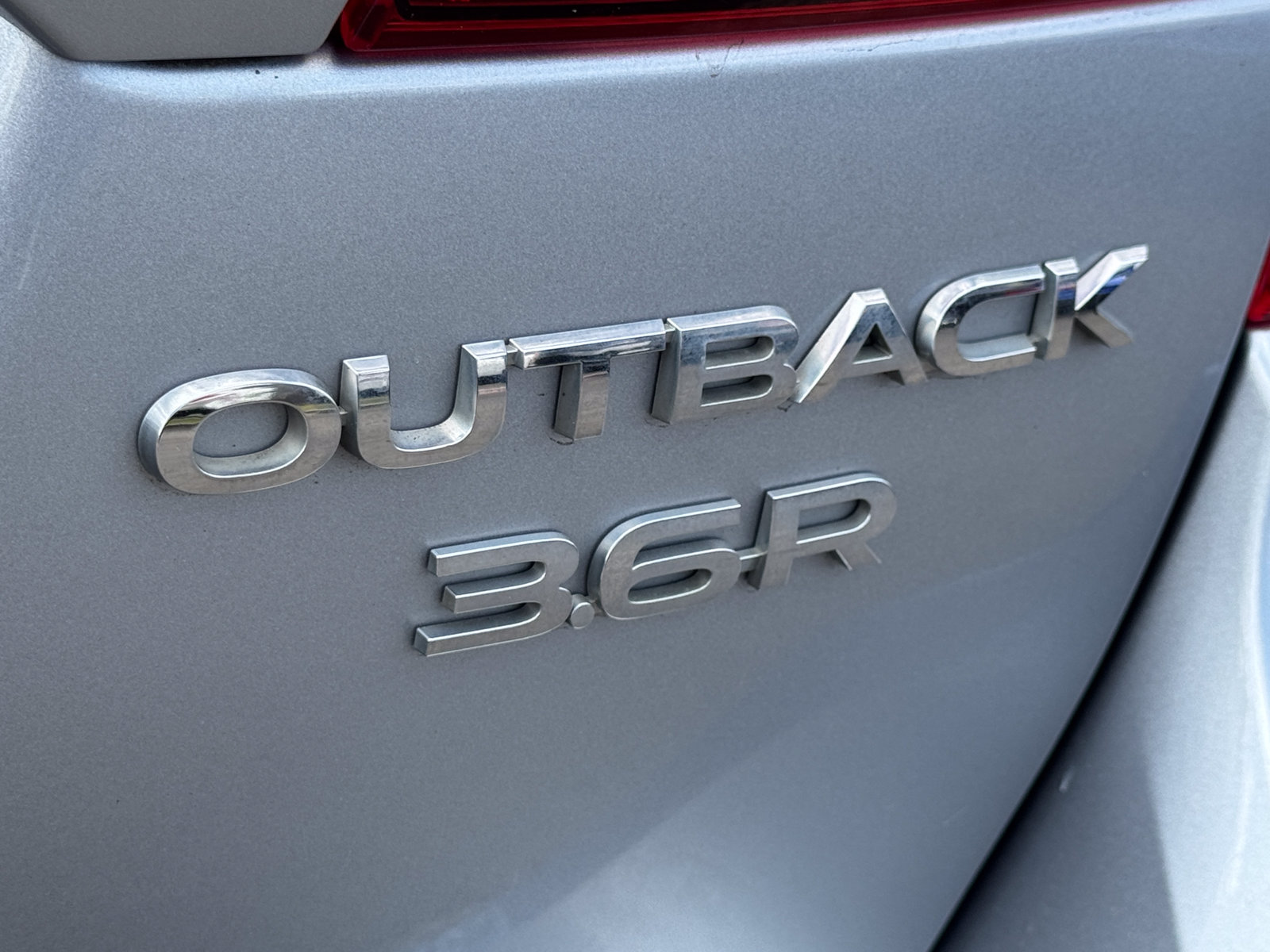 Used 2015 Subaru Outback 3.6R Limited AWD/4WD image 2