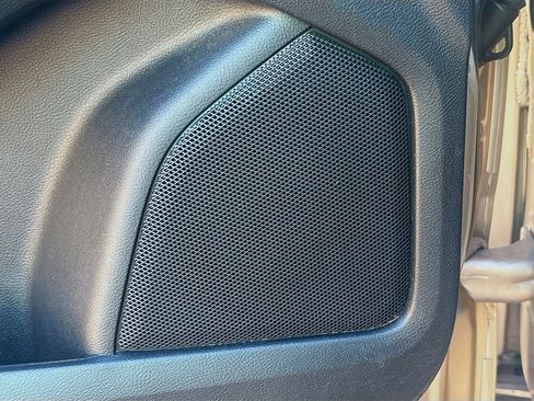 Used 2020 Ford Edge SE image 23