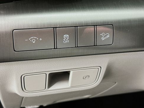 Used 2024 Hyundai Kona SEL AWD/4WD image 17