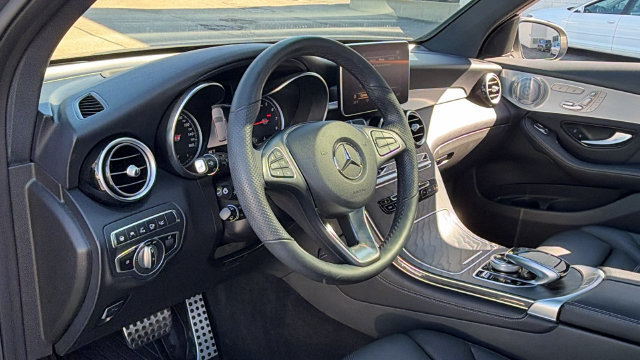 Used 2019 Mercedes-Benz GLC 300 4MATIC image 26