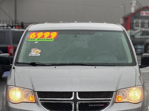 Used 2017 Dodge Grand Caravan SE w/ Power Window Group image 2