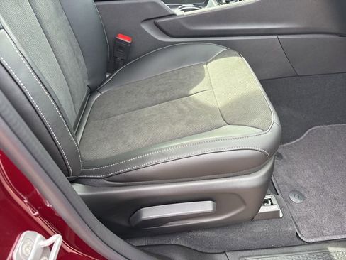 New 2025 Jeep Grand Cherokee Altitude RWD image 27