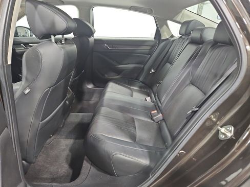 Used 2018 Honda Accord Touring image 25