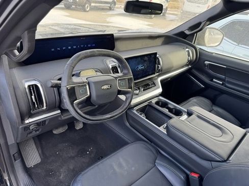 Used 2025 Ford Expedition Max Platinum w/ Stealth Performance Package image 3