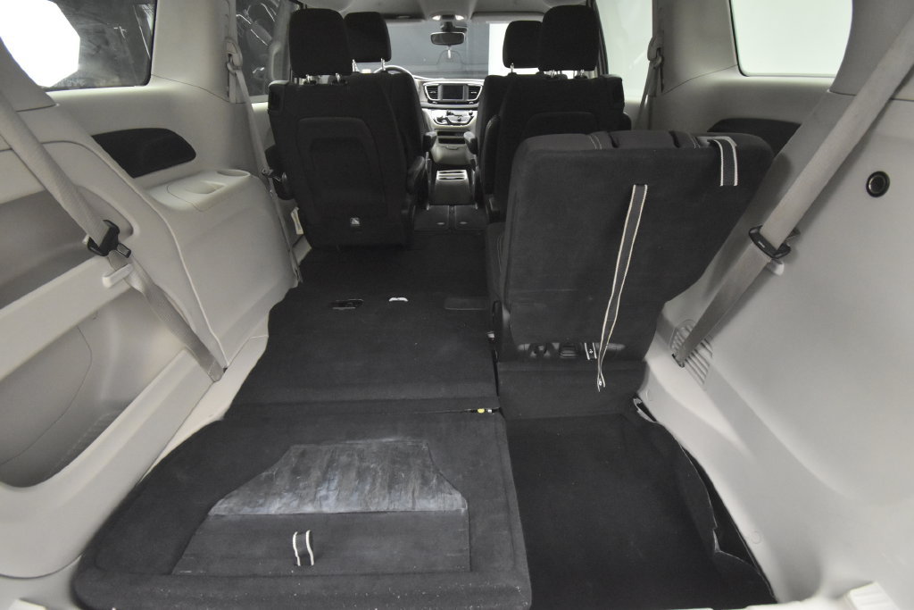 Used 2023 Chrysler Voyager LX FWD image 24