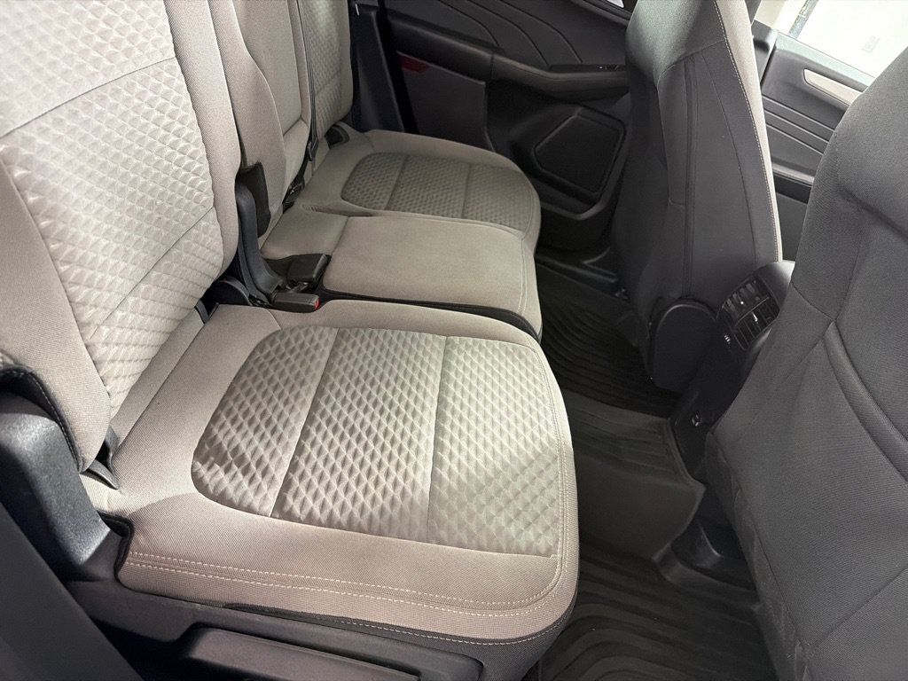 Used 2021 Ford Escape SE w/ SE Sport Appearance Package AWD/4WD image 21