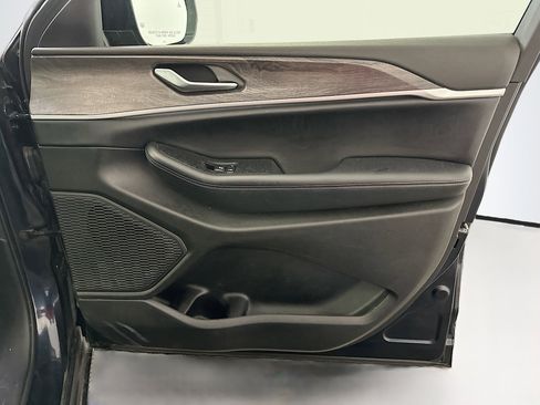 Used 2023 Jeep Grand Cherokee L Limited w/ Trailer Tow Group (B) image 36