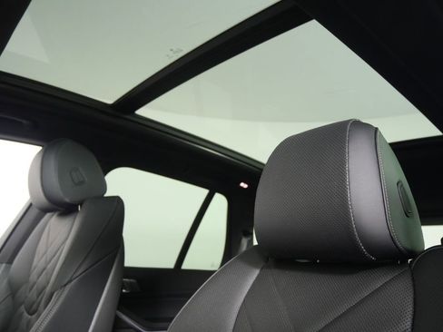 Used 2026 BMW X5 xDrive40i w/ M Sport Package image 11