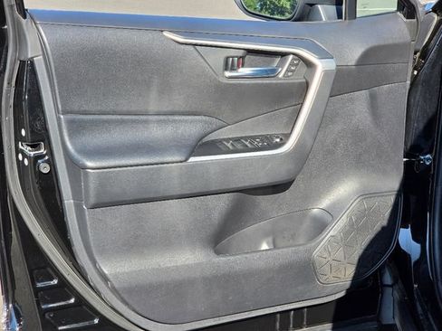 Used 2021 Toyota RAV4 XLE Premium AWD/4WD image 19