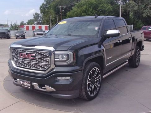 Used 2017 GMC Sierra 1500 Denali w/ Denali Ultimate Package AWD/4WD image 22