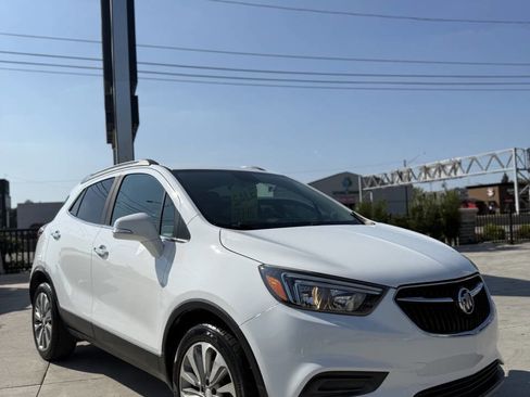 Used 2019 Buick Encore Preferred image 1